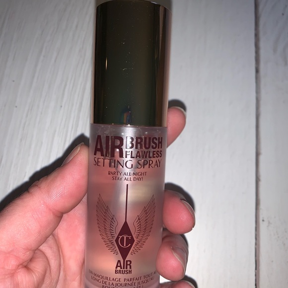 HOST PICK 🤩Charlotte Tillbury  Airbrush  spray - Picture 11 of 11